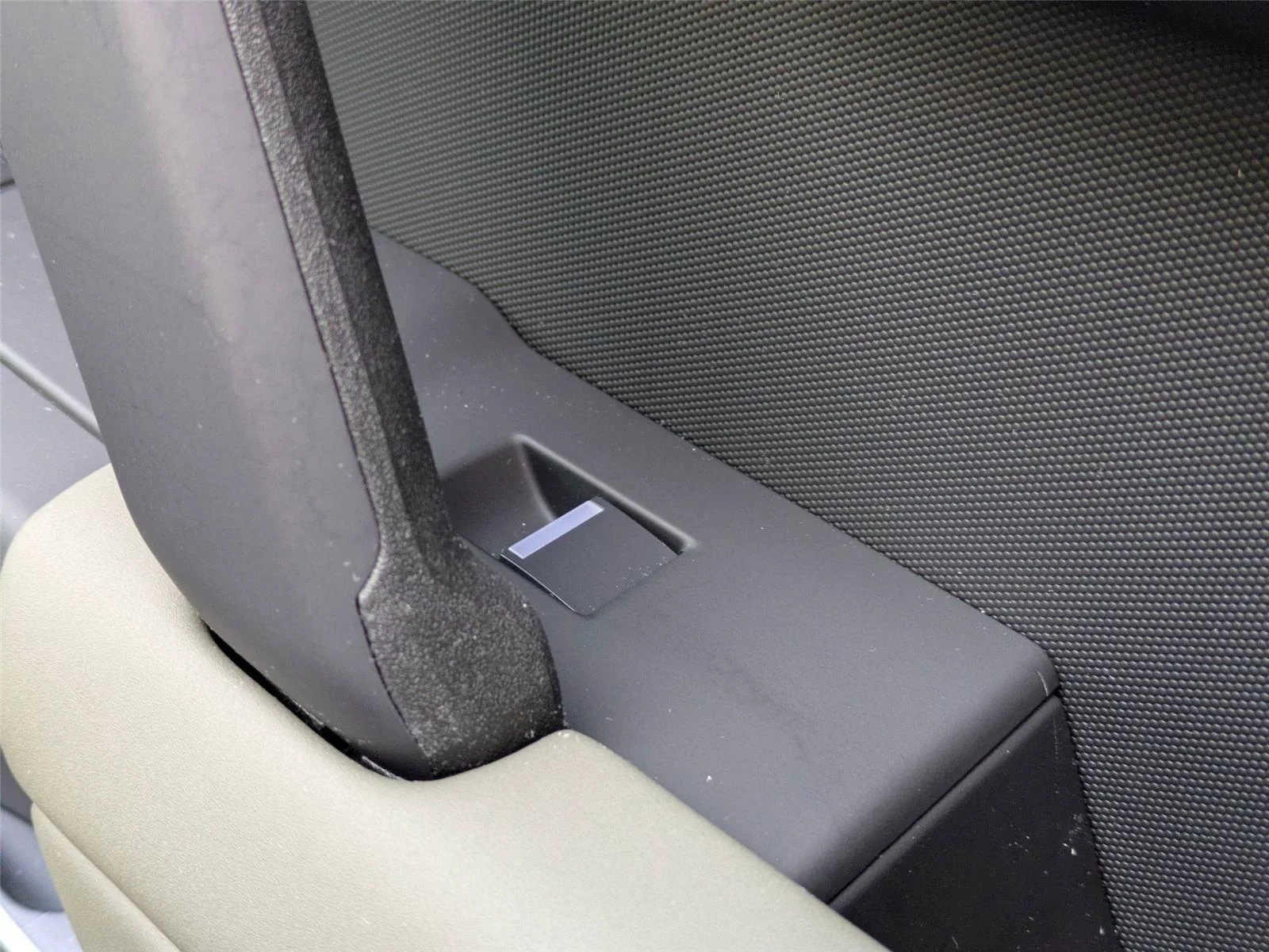 Used 2026 Gondwana Stone Metallic Land Rover X-Dynamic SE image 33