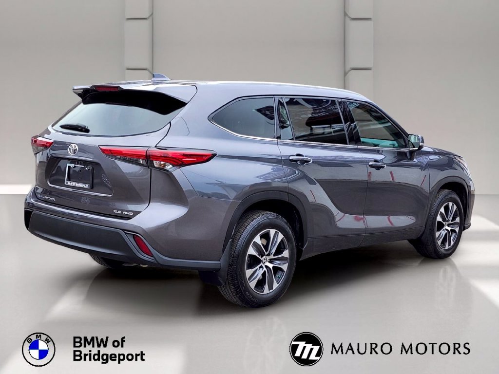 Used 2022 Gray Toyota XLE image 6