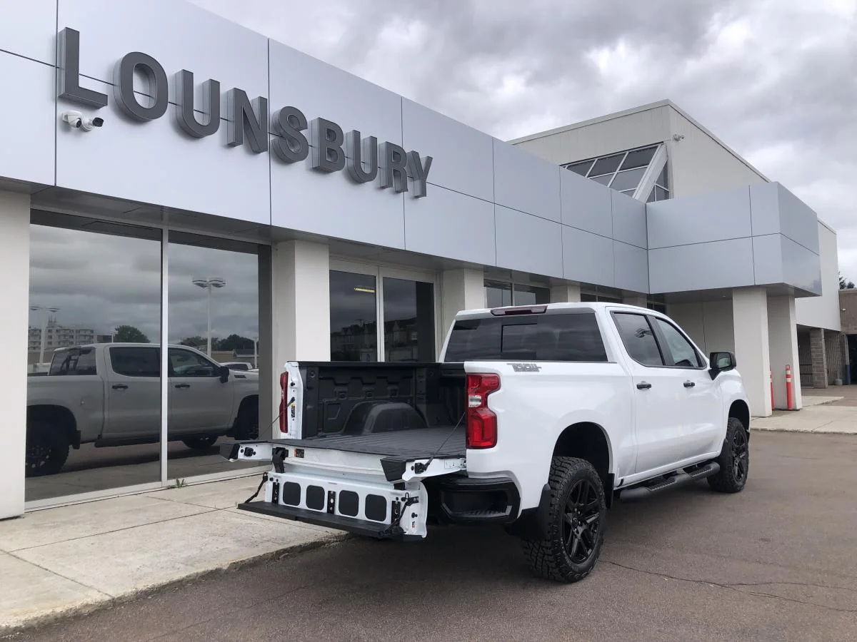 New 2026 White Chevrolet 4wd Crew Cab 147" Lt image 8