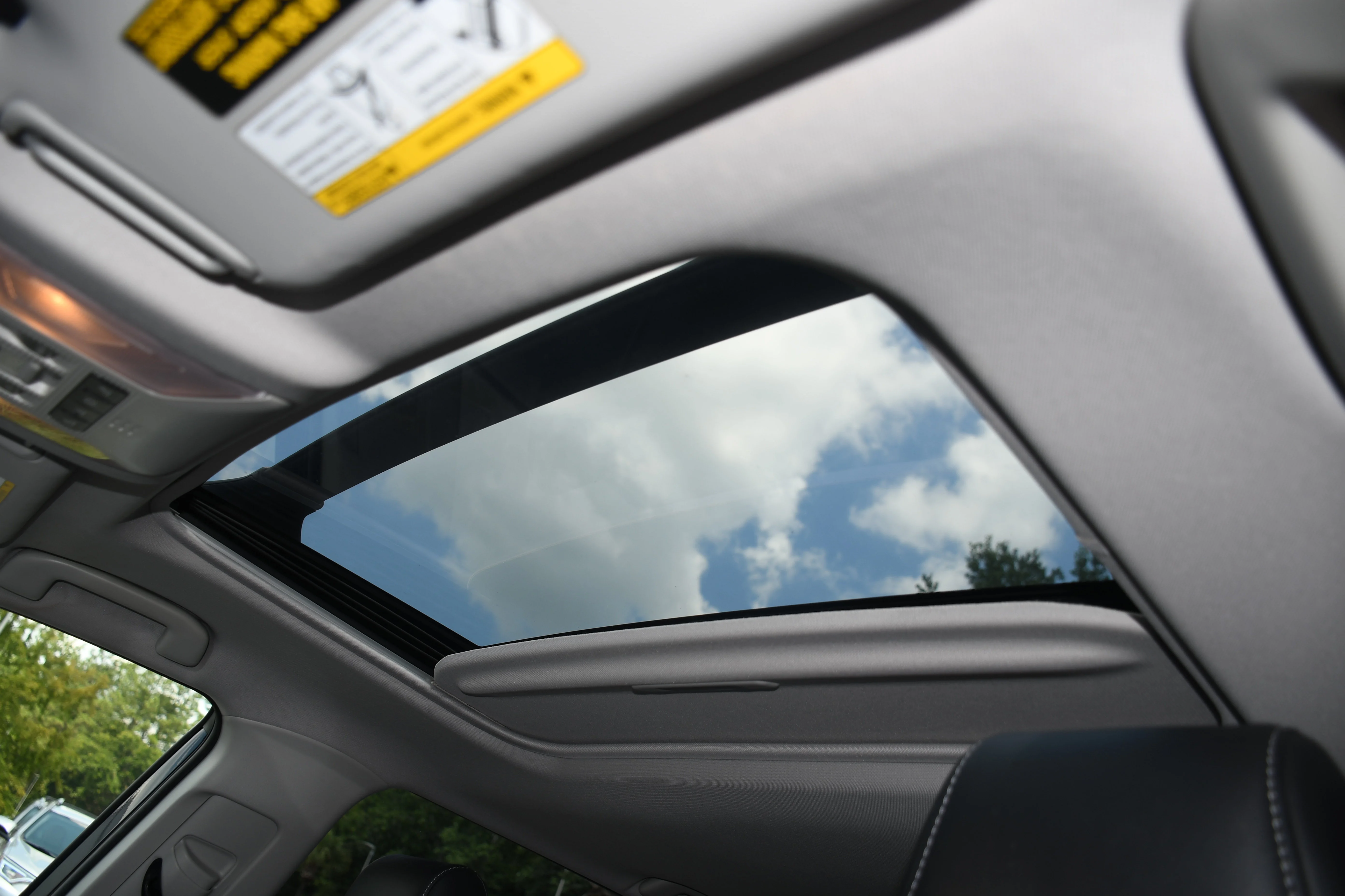 Used 2019  Toyota Limited image 7