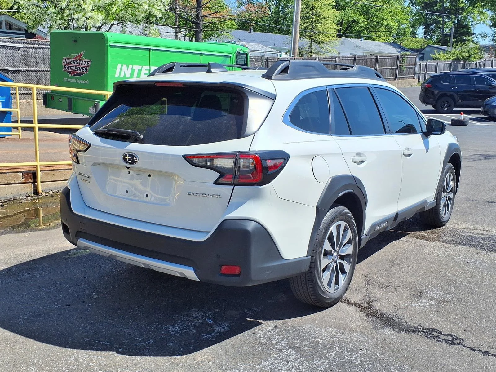 Used 2024 Crystal White Pearl Subaru Limited image 4