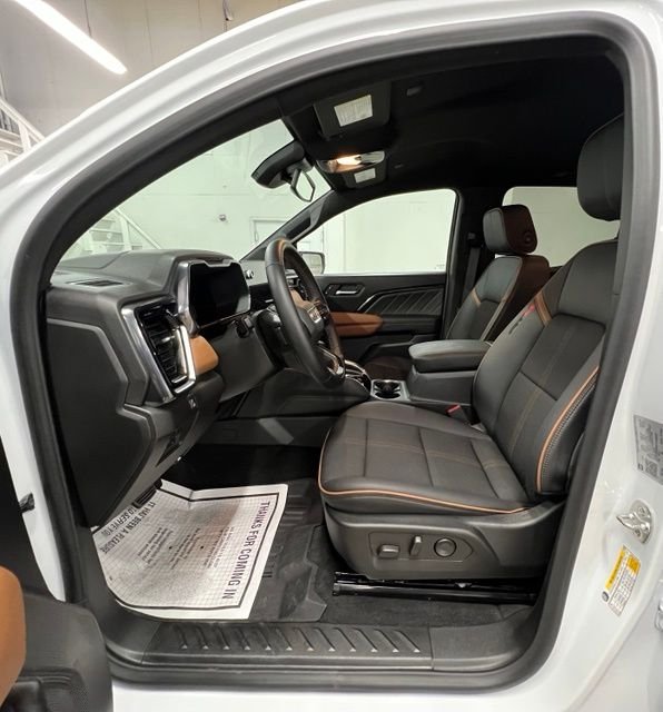 Used 2026 White GMC AT4 image 22