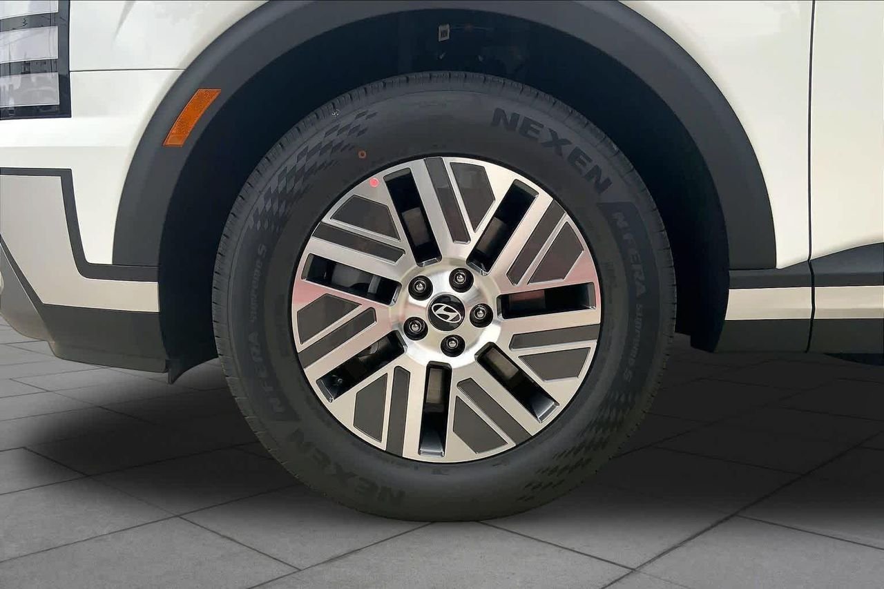 New 2026 Creamy White Pearl Hyundai SEL 7P image 11