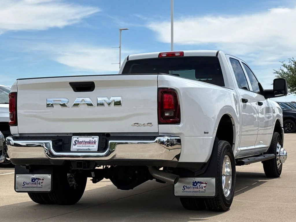 New 2026 Bright White Clear-Coat Exterior Paint RAM Tradesman image 9