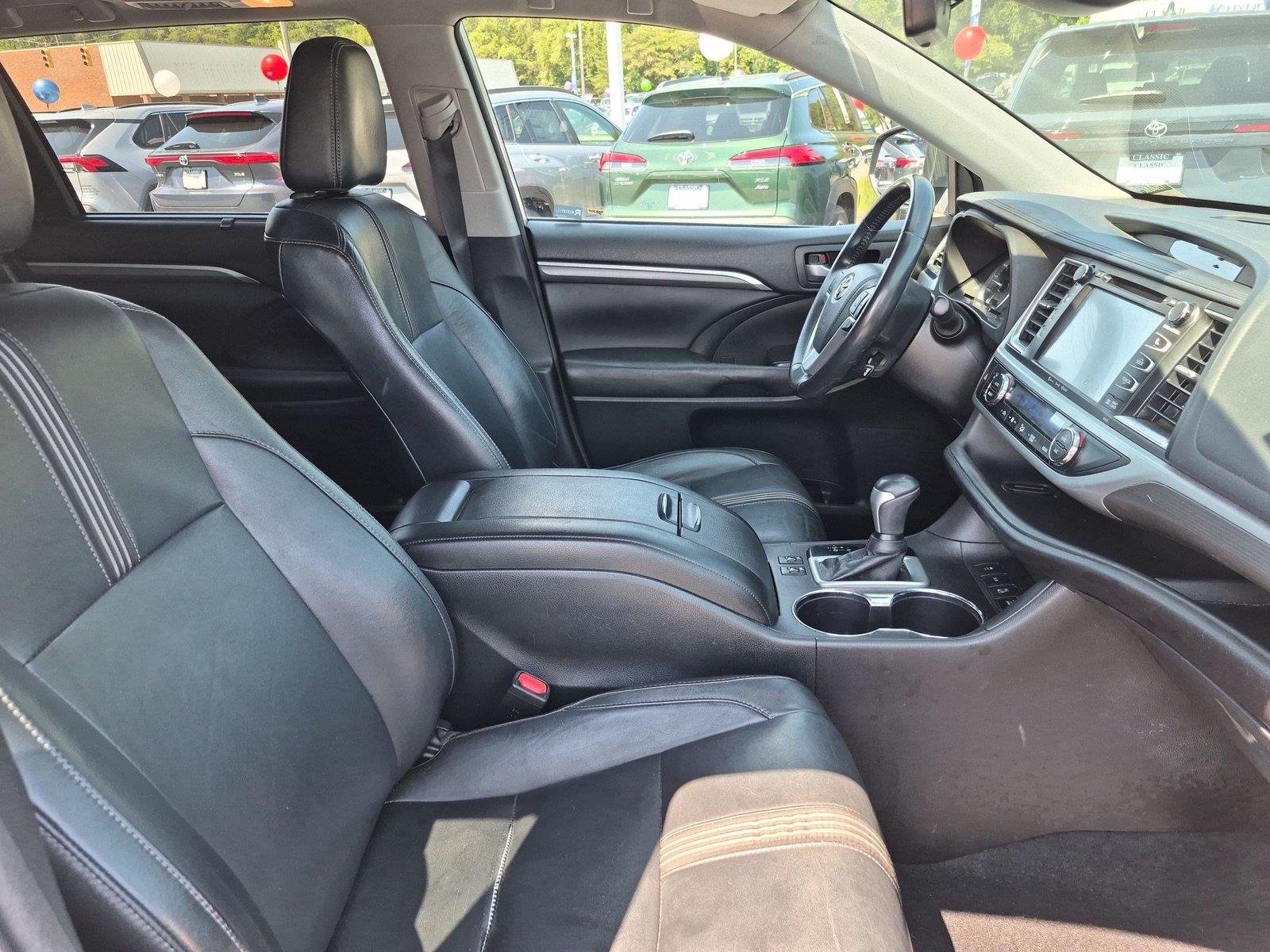 Used 2018 Celestial Silver Metallic Toyota SE image 39