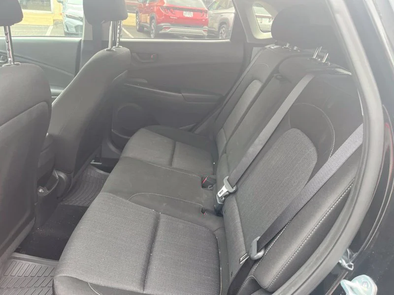 Used 2023 Black Hyundai SEL image 10