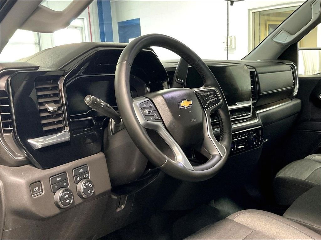 Used 2023 Blue Chevrolet LT image 8