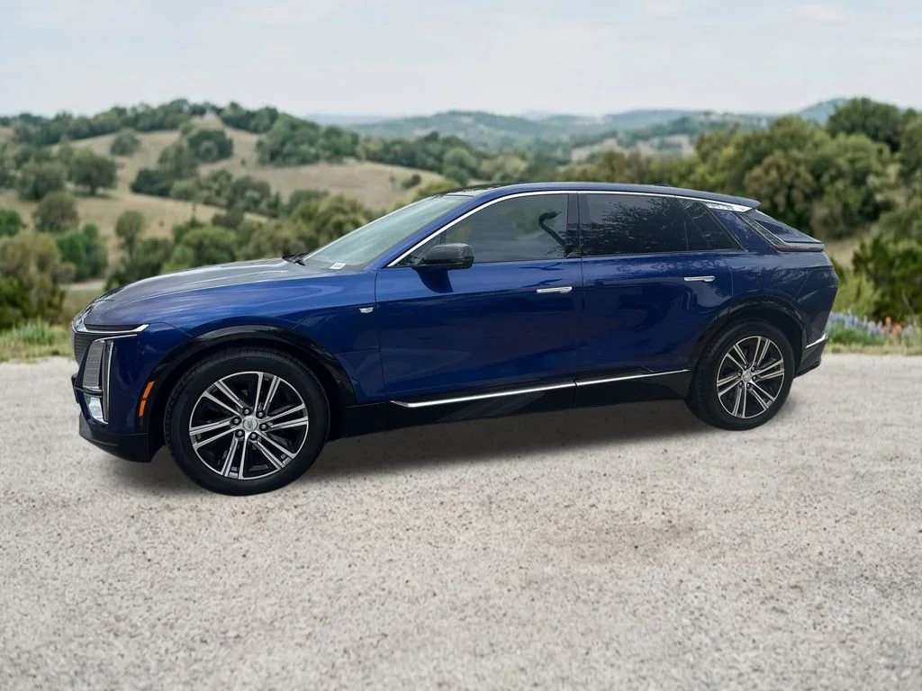 Used 2023 Cadillac LYRIQ Luxury with VIN 1GYKPMRK4PZ002267 for sale in Austin, TX