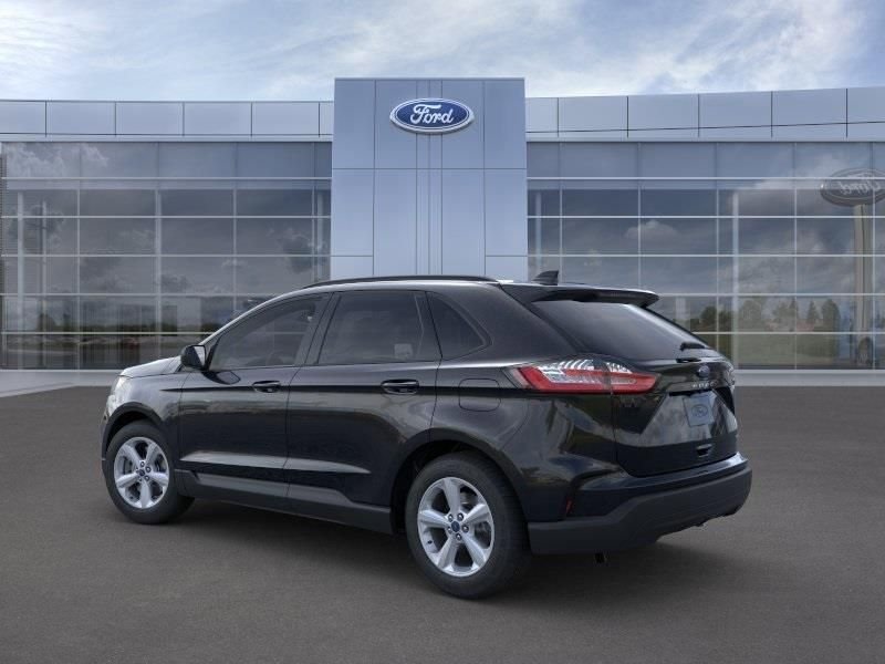 New 2024 Agate Black Metallic Ford SE image 4