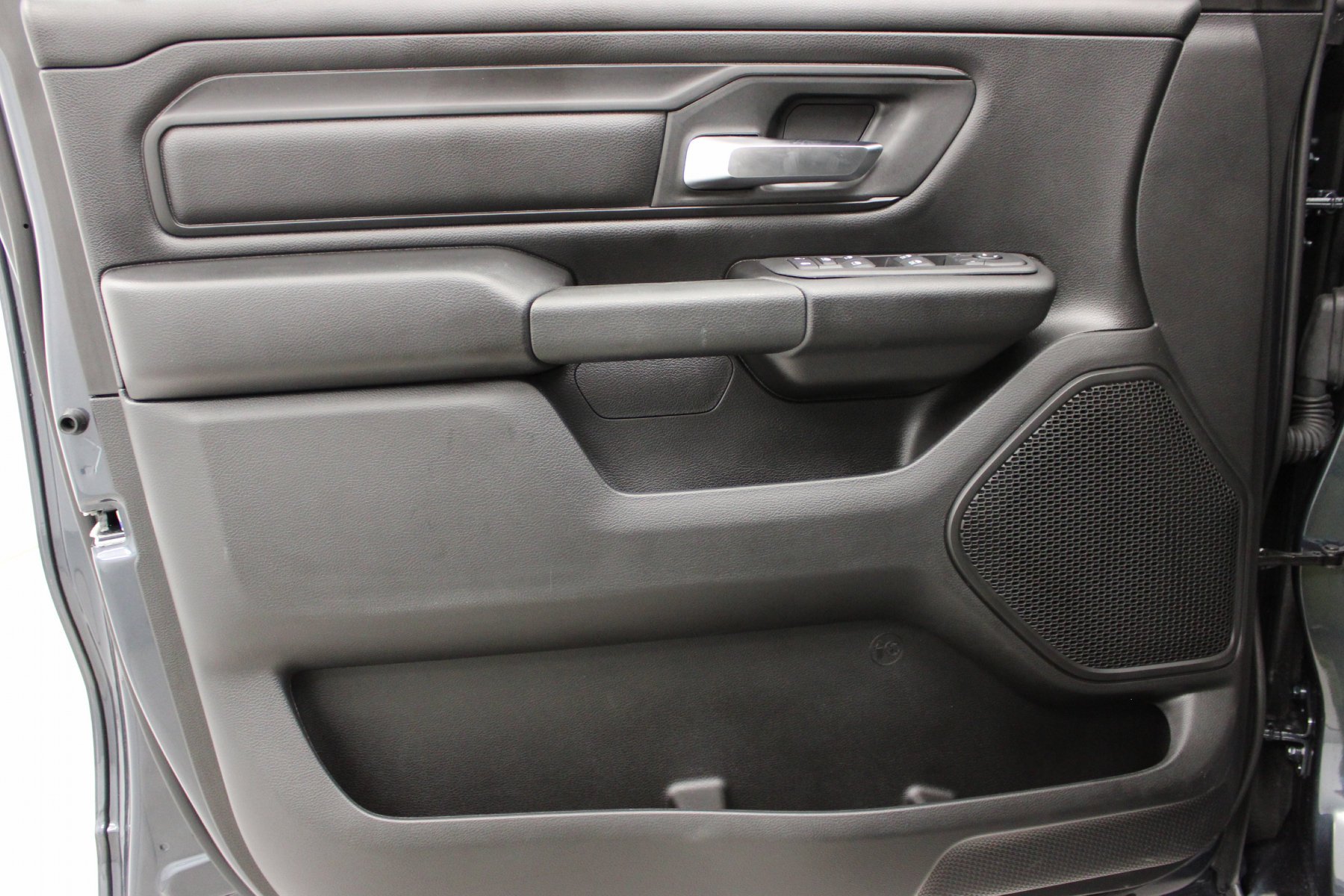 2026 RAM 1500 Warlock - Photo 19