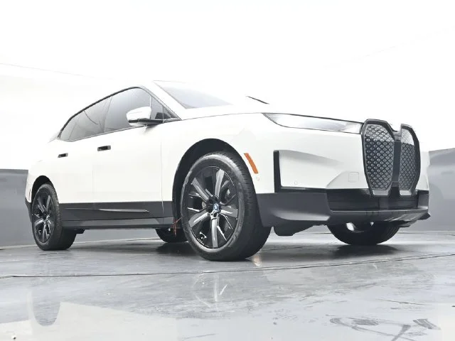 Certified Used 2024 White/off-white BMW xDrive50 image 29