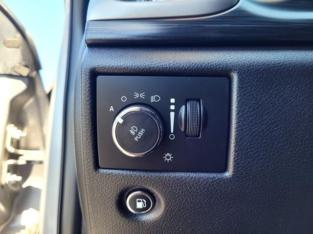Used 2019 Silver Jeep Altitude image 15