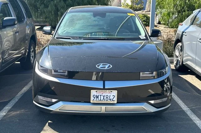 Used 2024 Black Hyundai SEL image 3