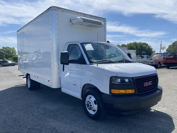 Used 2024 White GMC Work Van image 4