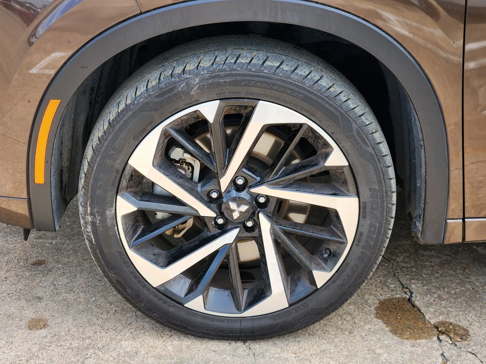 Used 2024 Brown Mitsubishi SEL image 9