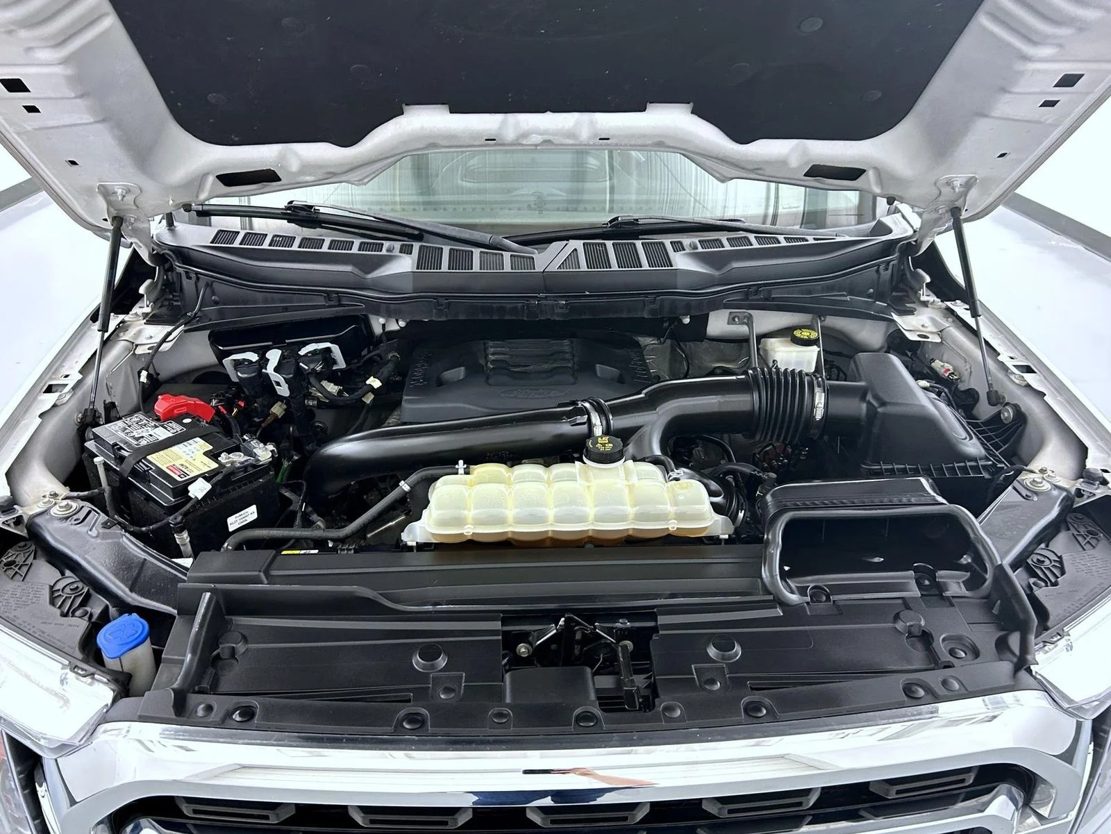 Used 2022 Silver Ford XLT image 25