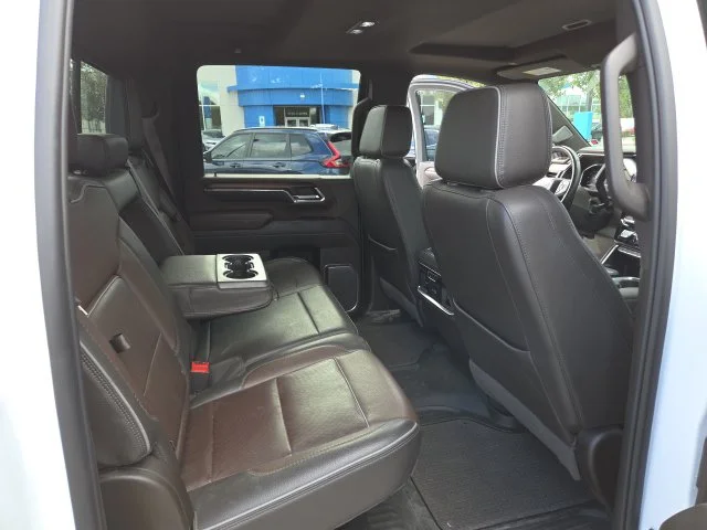 Used 2024 White GMC Denali image 22