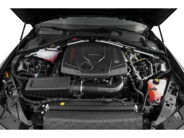Used 2019 White Alfa Romeo Base image 16