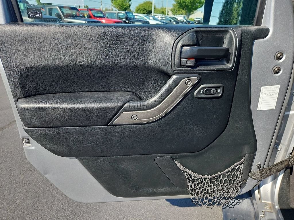 Used 2018 Billet Silver Metallic Clearcoat Jeep Unlimited Sport image 10
