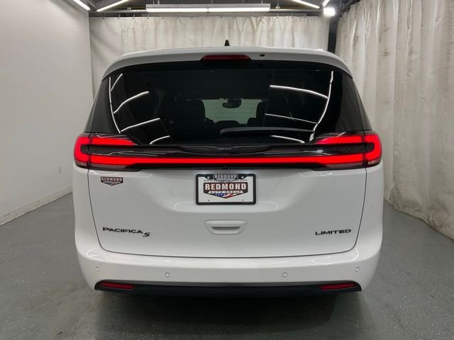 Used 2025 White Chrysler Limited image 6