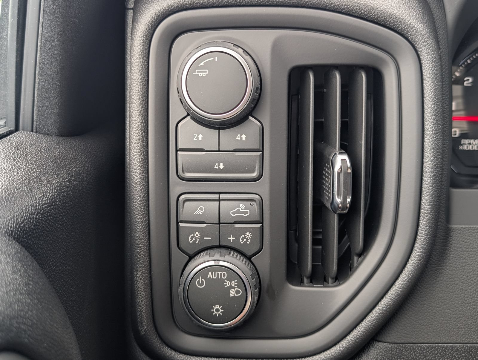 2026 Chevrolet Silverado 2500 HD Custom - Photo 15