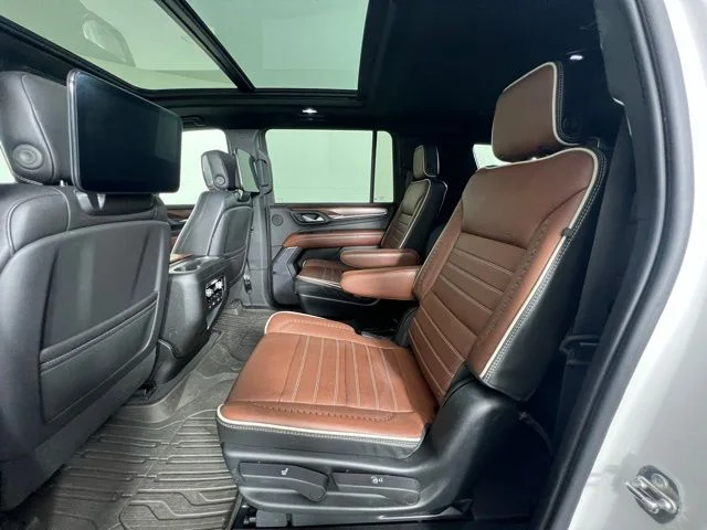 Used 2023 White GMC Denali Ultimate image 13