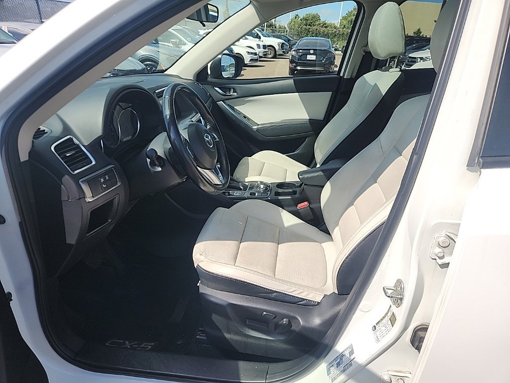 Used 2016 White Mazda Grand Touring image 17