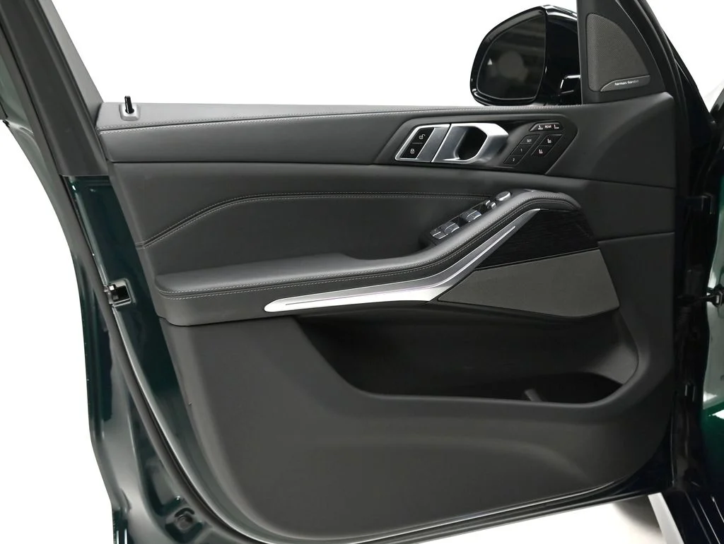 Used 2025 ALPINA Green Metallic BMW ALPINA XB7 image 25