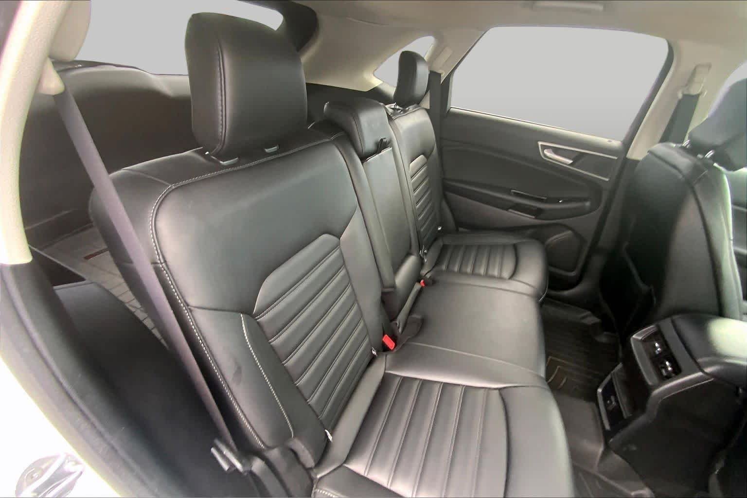 Used 2019 Oxford White Ford SEL image 20