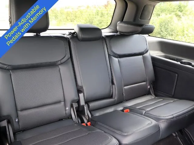 New 2027 Glacier Gray Metallic Tri-Coat Ford Platinum image 14