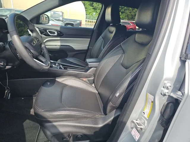 Used 2025 Silver Jeep Limited image 12