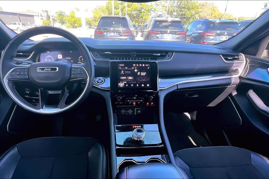 Used 2022 Black Jeep Altitude image 7