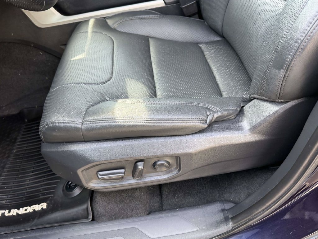 Used 2023  Toyota SR5 image 17