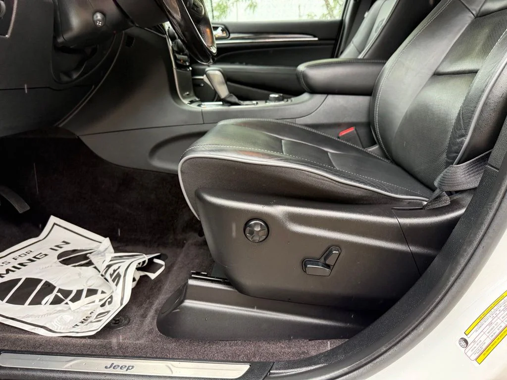 Used 2019 White Jeep Overland image 11