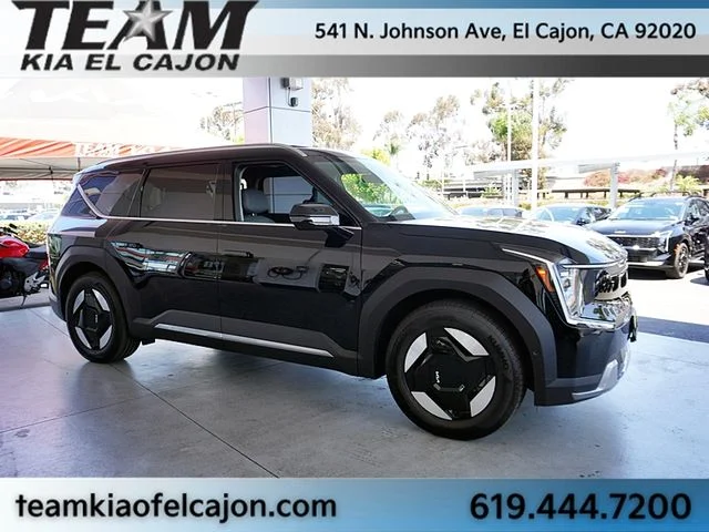 New 2026 Black Kia Wind image 10