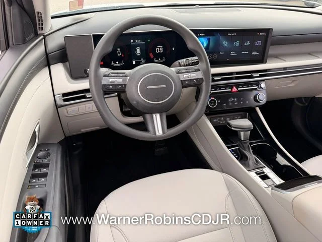 Used 2025 White Hyundai SEL image 7