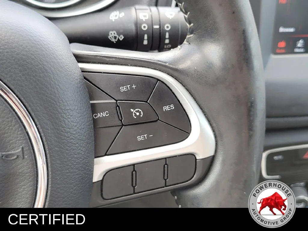 Used 2019 Gray Jeep Latitude image 27