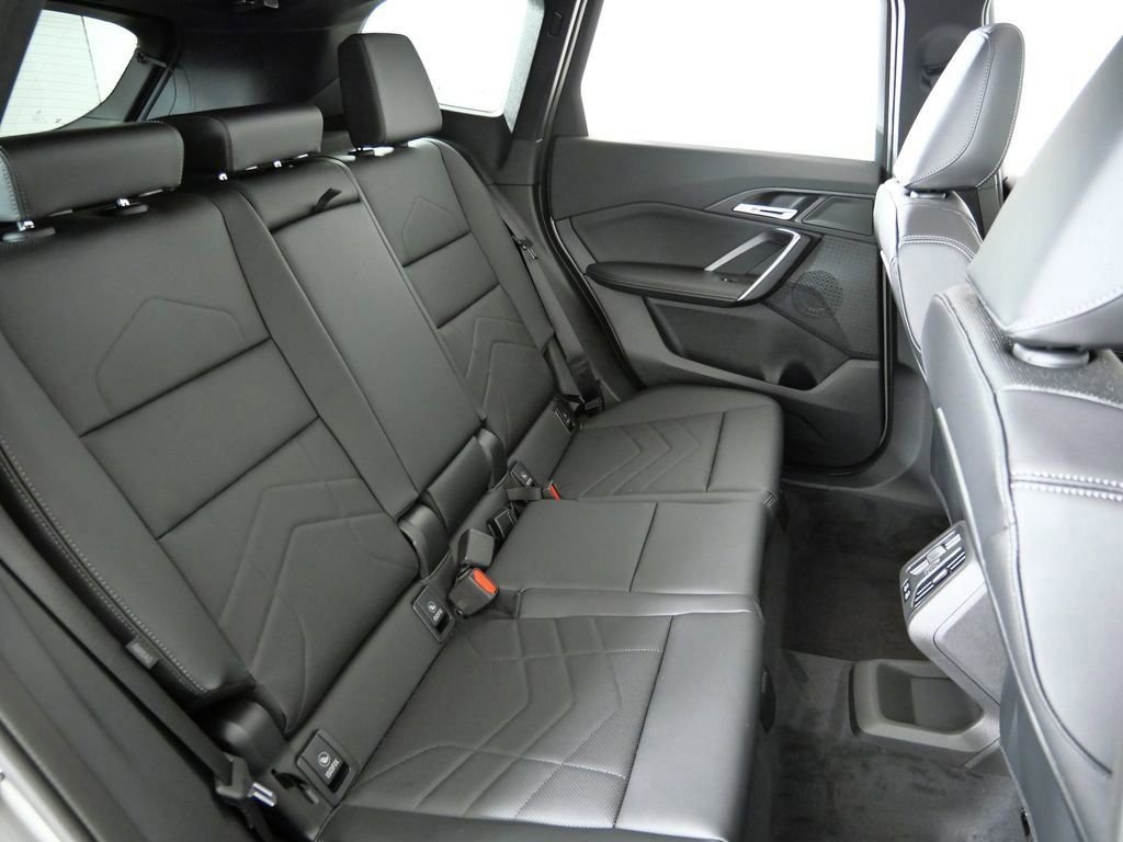 Used 2026 Space Silver Metallic BMW xDrive28i image 26