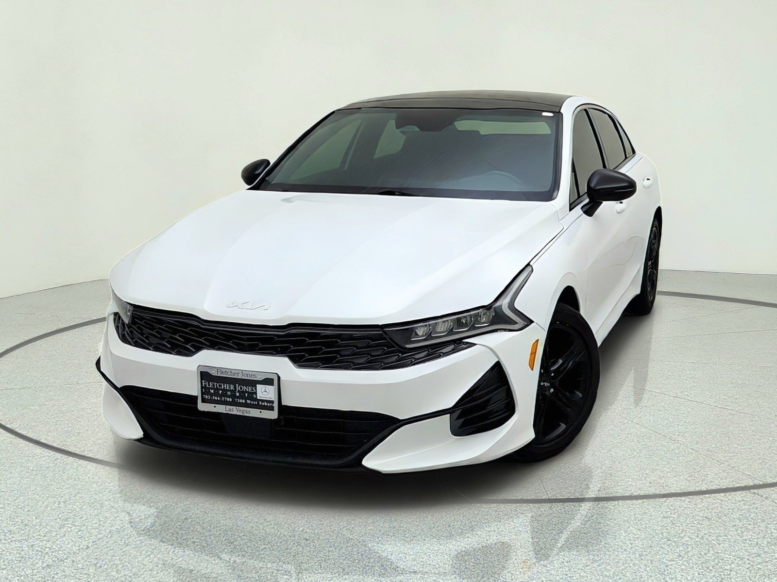 Used 2022 Glacial White Pearl Kia GT-Line image 2