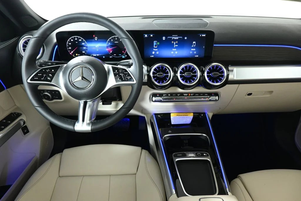 Used 2026 Black Mercedes-Benz GLB 250 image 16