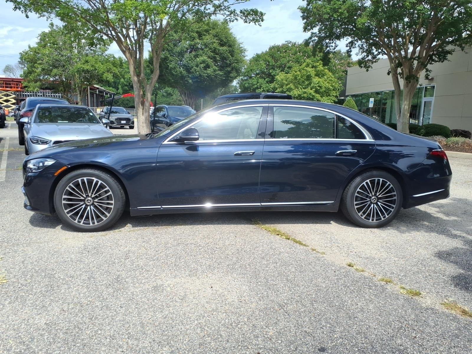 Used 2024 Nautical Blue Metallic Mercedes-Benz S 580 image 9