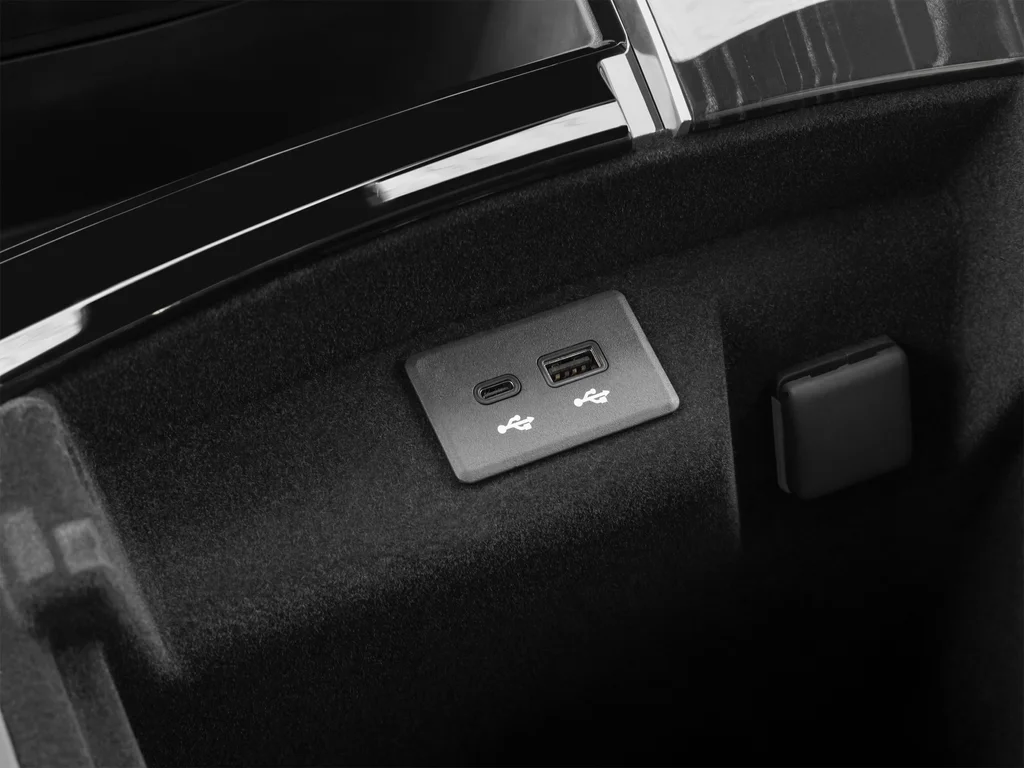 Used 2025 Black Cadillac Sport Platinum image 56