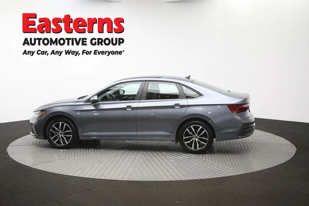 Used 2025 Gray Volkswagen 1.5T SE image 59