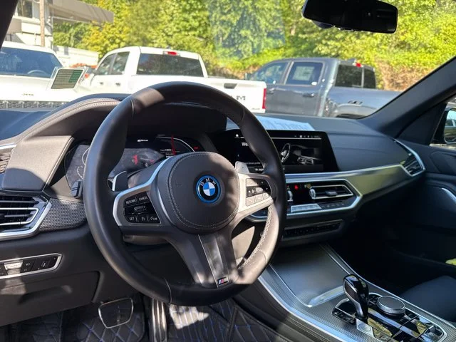 Used 2022 Black Sapphire Metallic BMW xDrive45e image 17