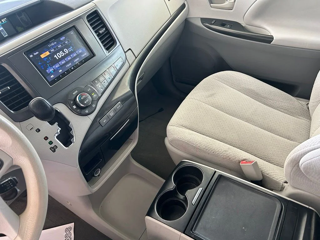 Used 2014 Gray Toyota LE image 49