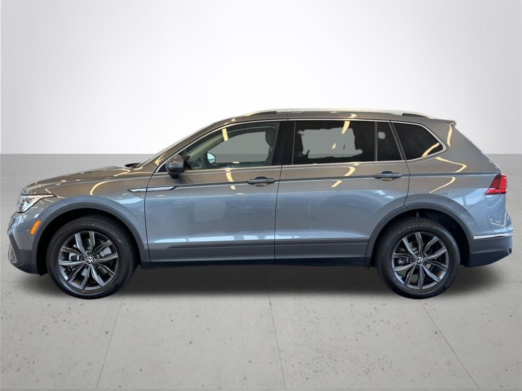 Used 2023  Volkswagen 2.0T SE image 11
