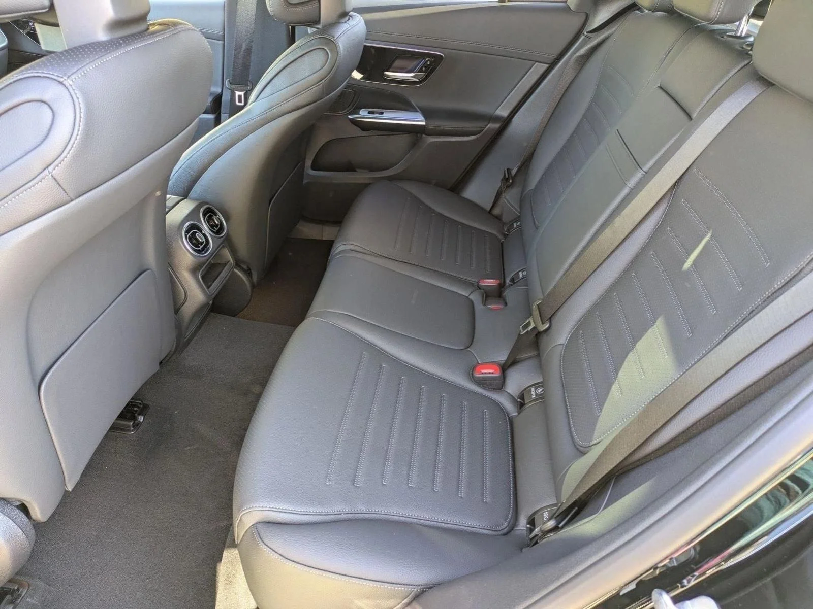 Used 2026 Black Mercedes-Benz GLC 300 image 15