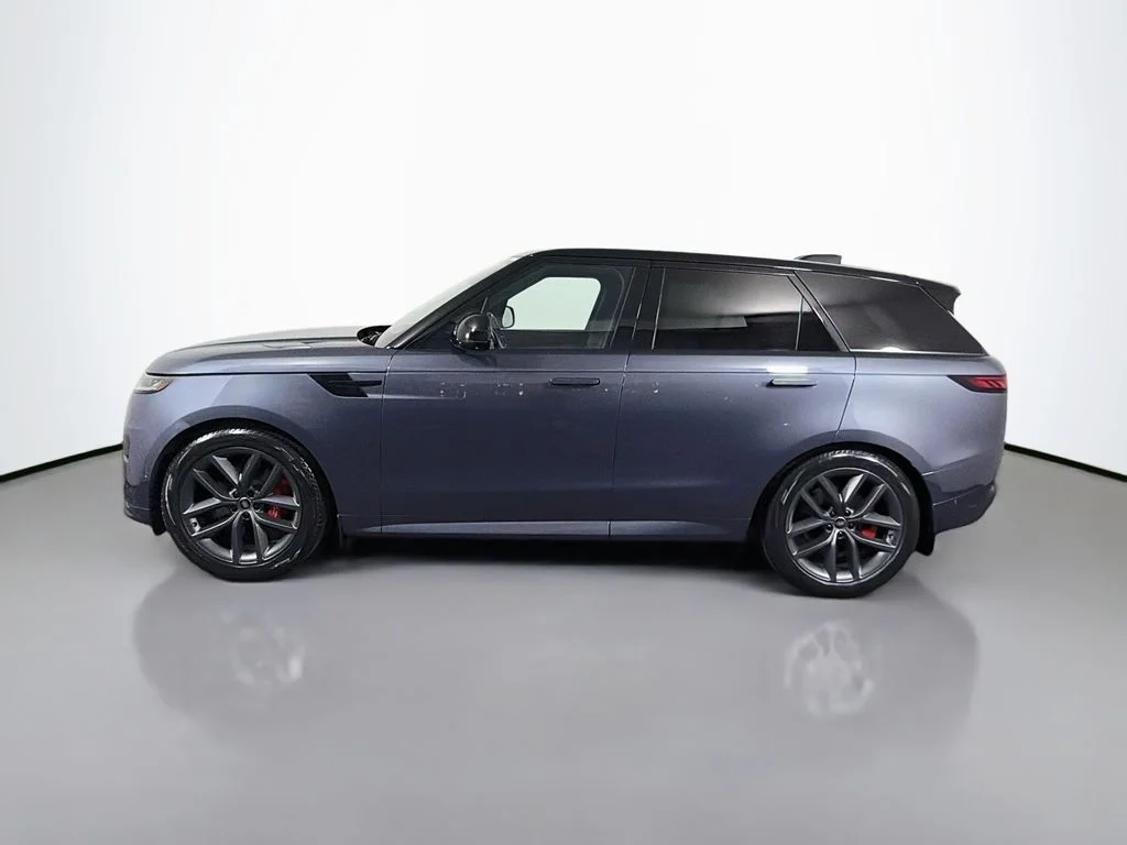 Certified Used 2023 Varesine Blue Metallic Land Rover SE Dynamic image 8