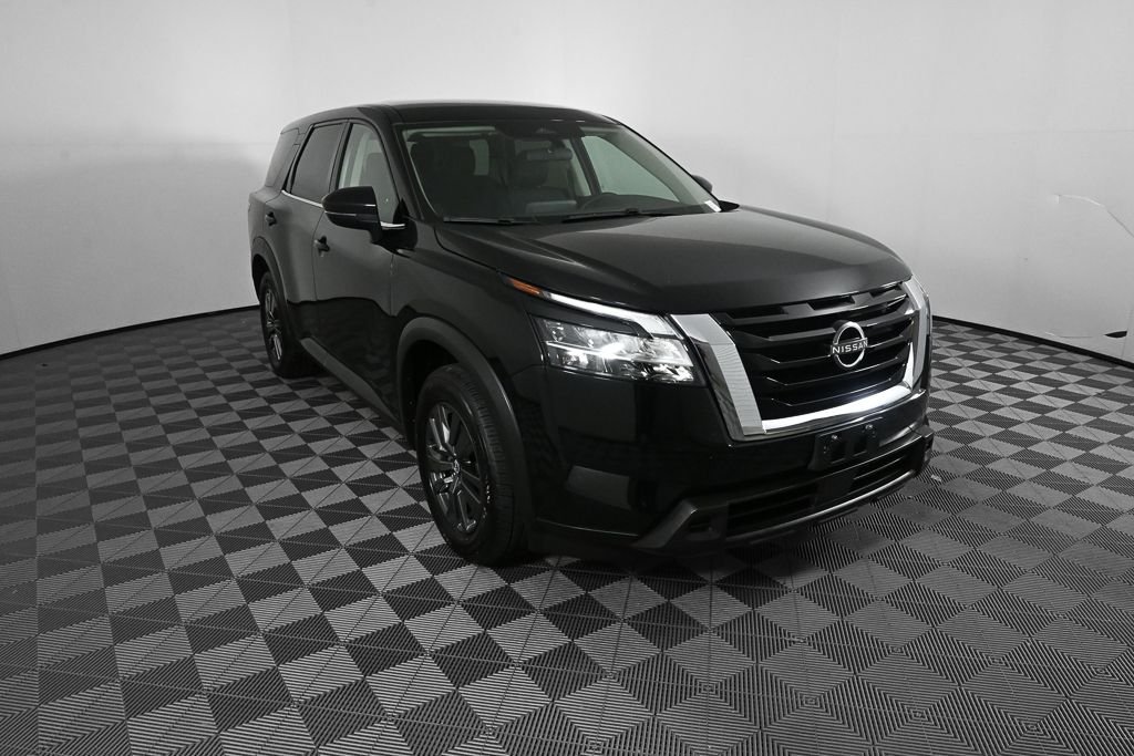 Used 2022 Black Nissan S image 22