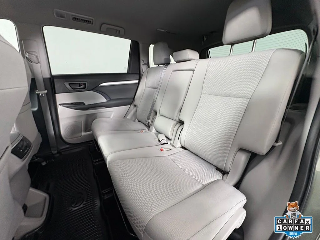 Used 2019 Green Toyota LE image 19